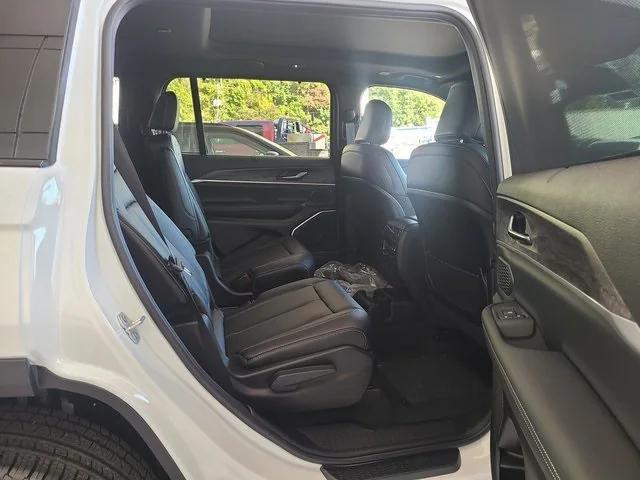 2025 Jeep Grand Cherokee GRAND CHEROKEE L LIMITED 4X2
