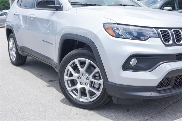 2024 Jeep Compass Latitude Lux FWD