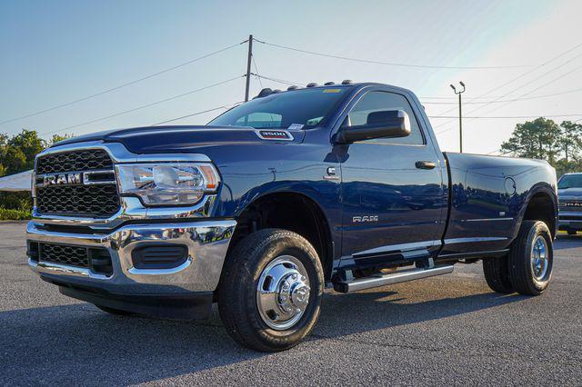 2022 RAM 3500 Tradesman Regular Cab 4x4 8 Box