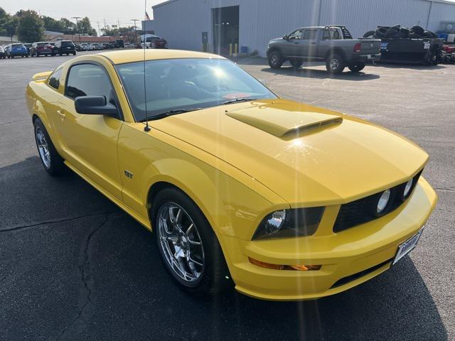 2005 Ford Mustang GT Premium