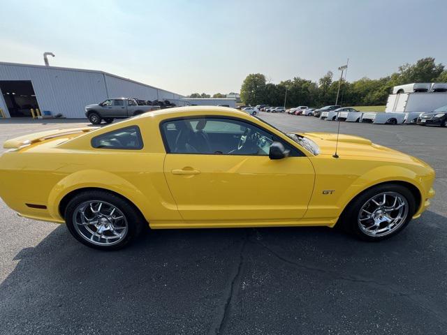 2005 Ford Mustang GT Premium