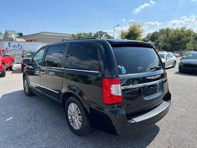 2012 Chrysler Town & Country Touring-L