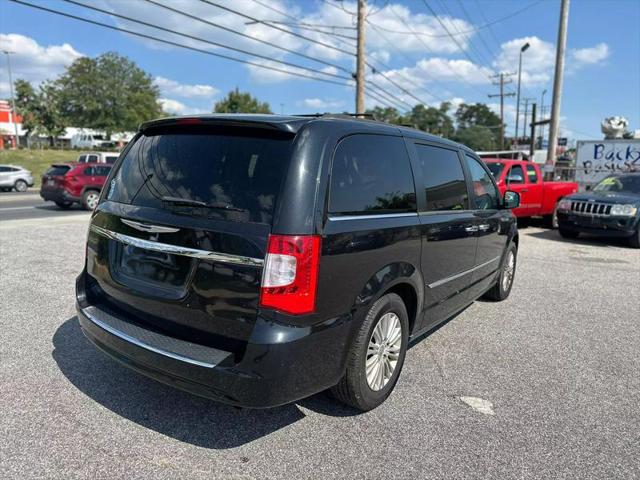2012 Chrysler Town & Country Touring-L