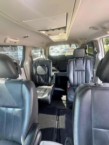 2012 Chrysler Town & Country Touring-L