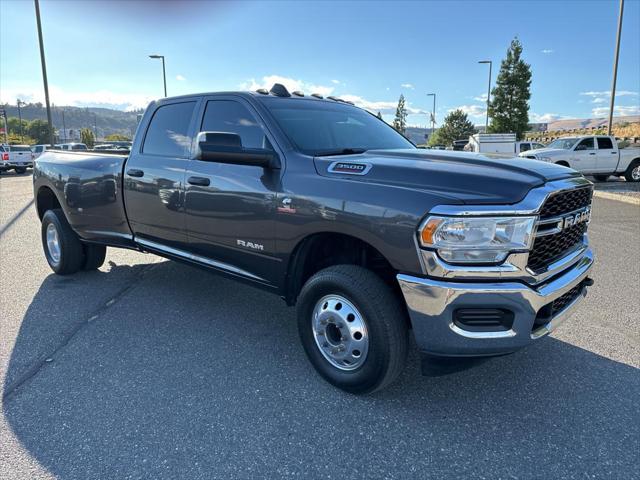 2020 RAM 3500 Tradesman Crew Cab 4x4 8 Box