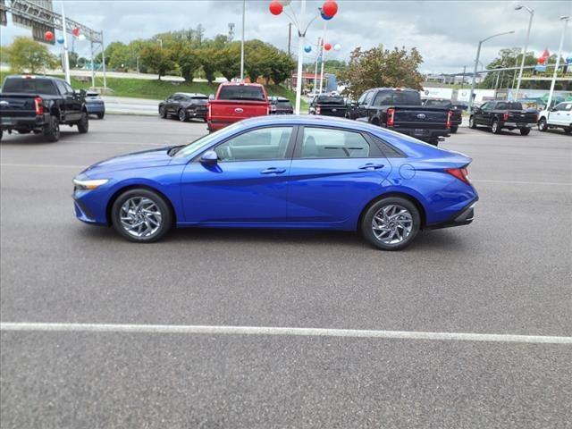2024 Hyundai Elantra SEL 2024 Hyundai Elantra SEL
