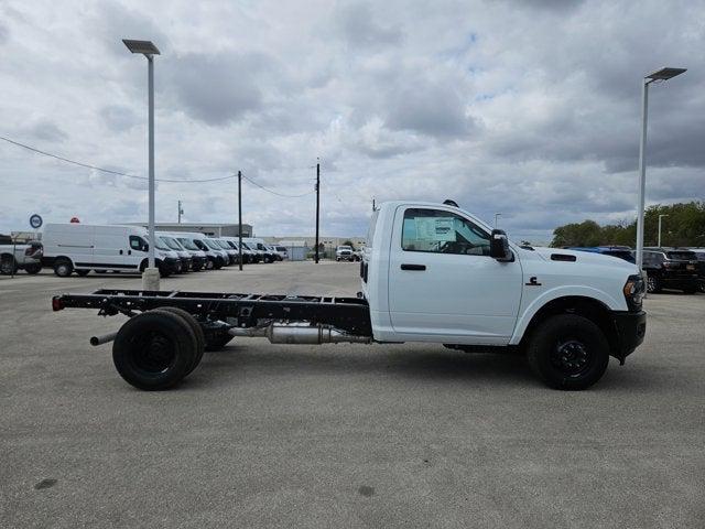2024 RAM Ram 3500 Chassis Cab RAM 3500 TRADESMAN CHASSIS REGULAR CAB 4X2 84 CA