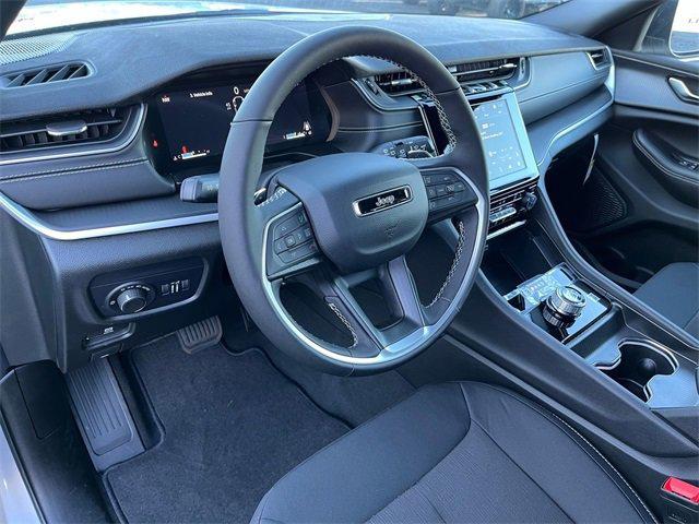 2025 Jeep Grand Cherokee GRAND CHEROKEE L LAREDO X 4X4