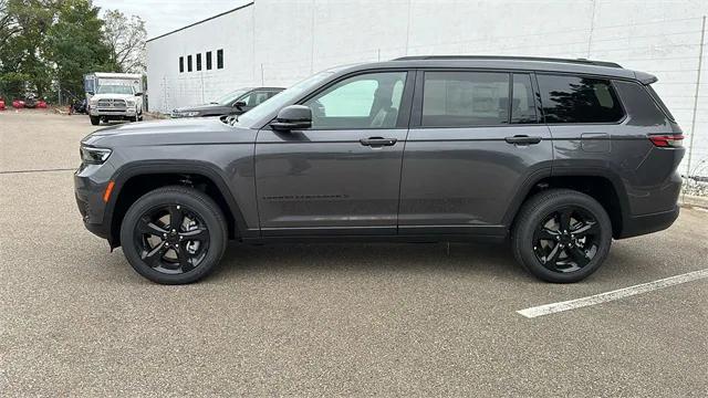 2025 Jeep Grand Cherokee GRAND CHEROKEE L ALTITUDE 4X4