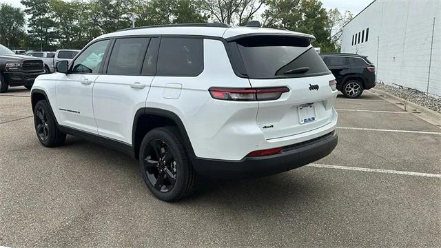 2025 Jeep Grand Cherokee GRAND CHEROKEE L ALTITUDE 4X4