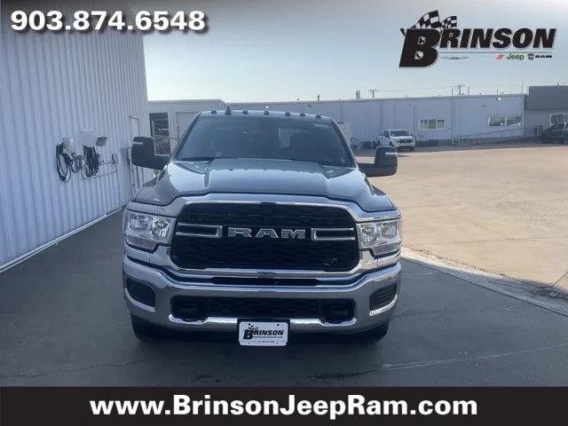 2024 RAM Ram 3500 Chassis Cab RAM 3500 TRADESMAN CREW CAB CHASSIS 4X4 60 CA