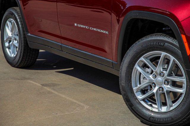 2025 Jeep Grand Cherokee GRAND CHEROKEE L LAREDO X 4X2