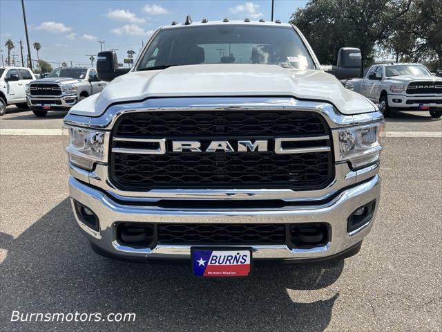 2024 RAM Ram 3500 Chassis Cab RAM 3500 TRADESMAN CREW CAB CHASSIS 4X4 60 CA