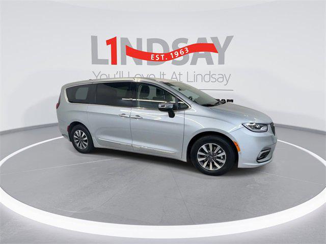 2023 Chrysler Pacifica Hybrid Limited