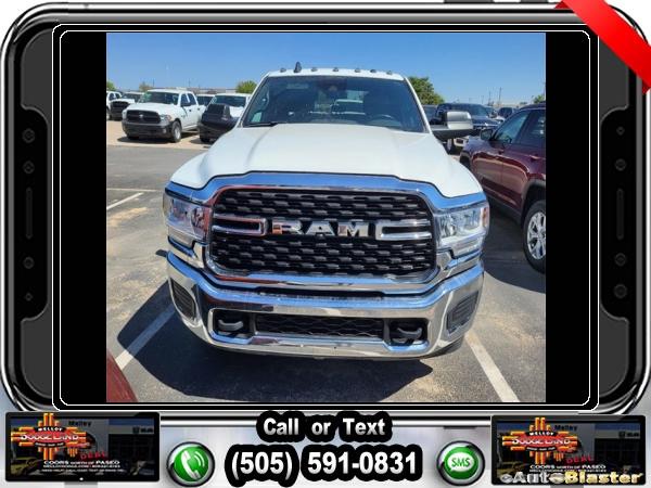 2022 RAM 3500 Tradesman Crew Cab 4x4 8 Box