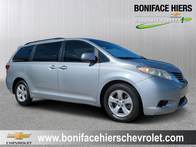 2015 Toyota Sienna LE 8 Passenger