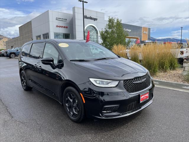 2023 Chrysler Pacifica Hybrid Touring L