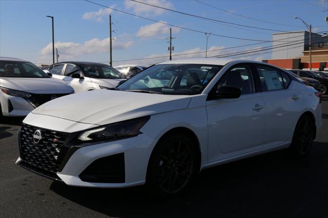 2025 Nissan Altima SR FWD