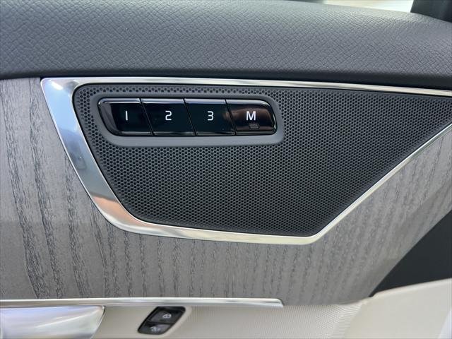 2025 Volvo XC90 Plus