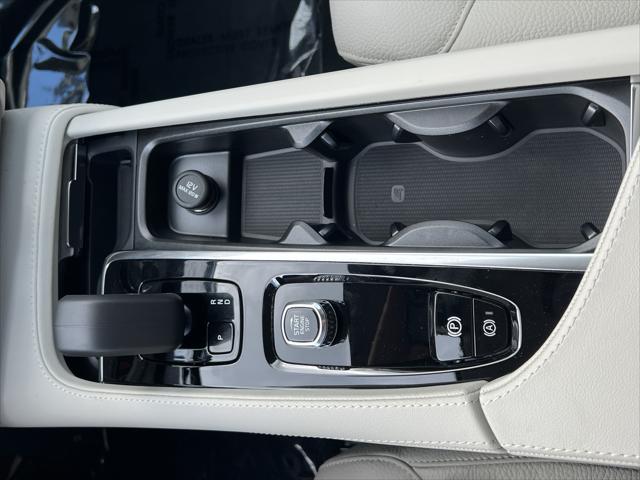 2025 Volvo XC90 Plus
