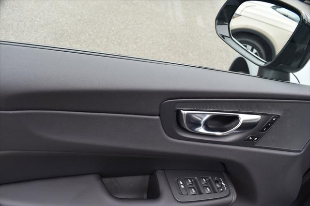 2025 Volvo XC60 Plug-In Hybrid Plus