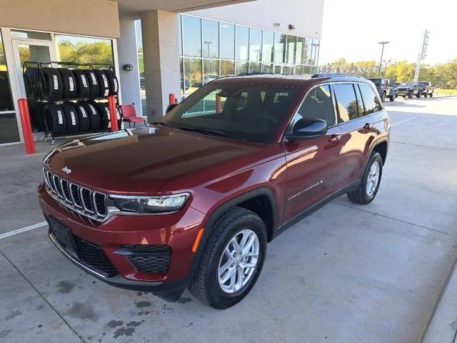 2025 Jeep Grand Cherokee GRAND CHEROKEE LAREDO X 4X4
