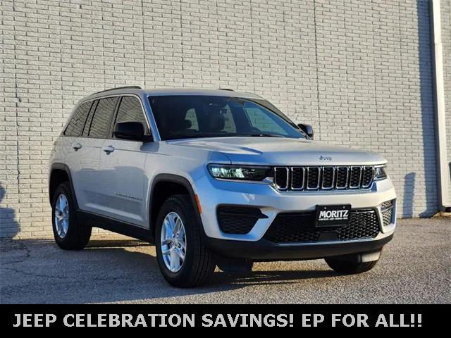 2025 Jeep Grand Cherokee GRAND CHEROKEE LAREDO X 4X2