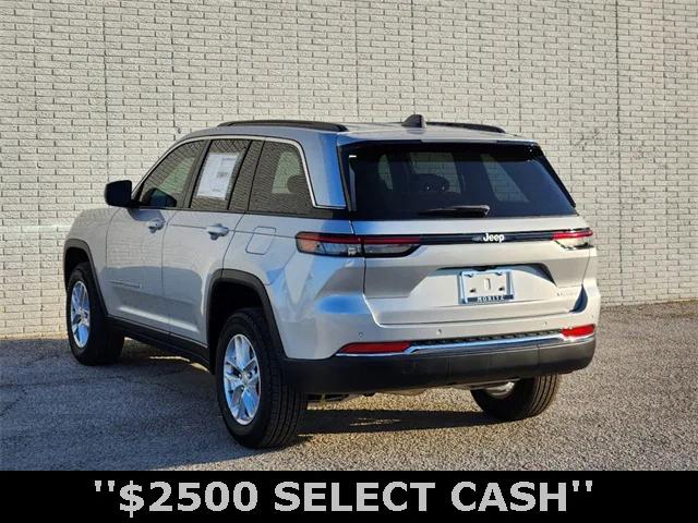2025 Jeep Grand Cherokee GRAND CHEROKEE LAREDO X 4X2
