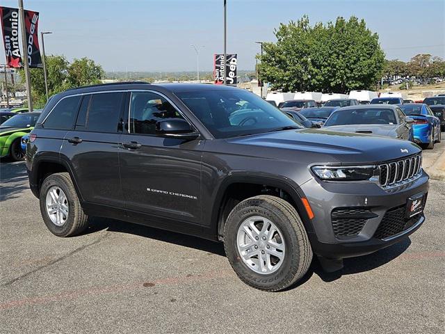2025 Jeep Grand Cherokee GRAND CHEROKEE LAREDO 4X2