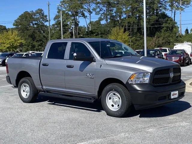 2024 RAM Ram 1500 Classic RAM 1500 CLASSIC TRADESMAN CREW CAB 4X4 57 BOX