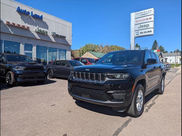 2025 Jeep Grand Cherokee GRAND CHEROKEE LAREDO X 4X4