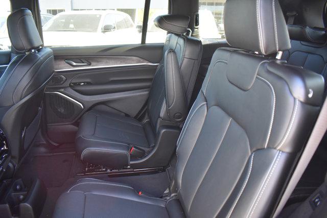 2025 Jeep Grand Cherokee Overland 4x4