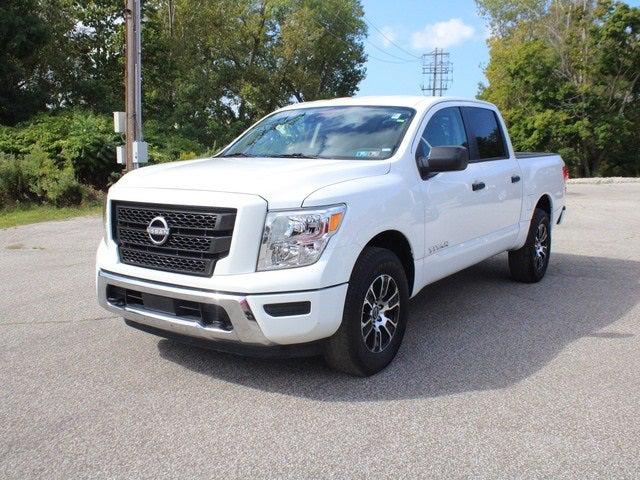 2023 Nissan TITAN Crew Cab SV 4x4