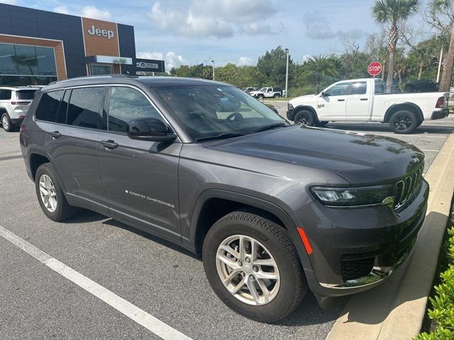 2022 Jeep Grand Cherokee L Laredo 4x2