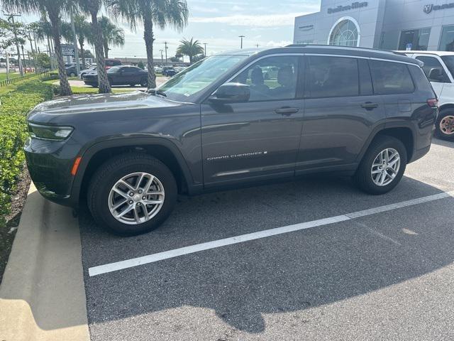 2022 Jeep Grand Cherokee L Laredo 4x2