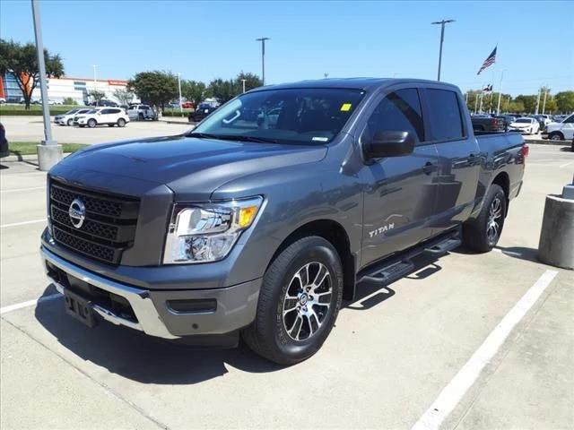 2022 Nissan TITAN Crew Cab SV 4x4