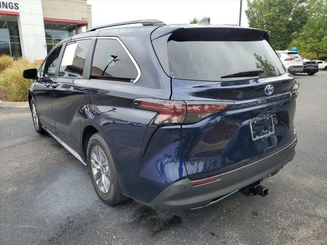 2023 Toyota Sienna XLE