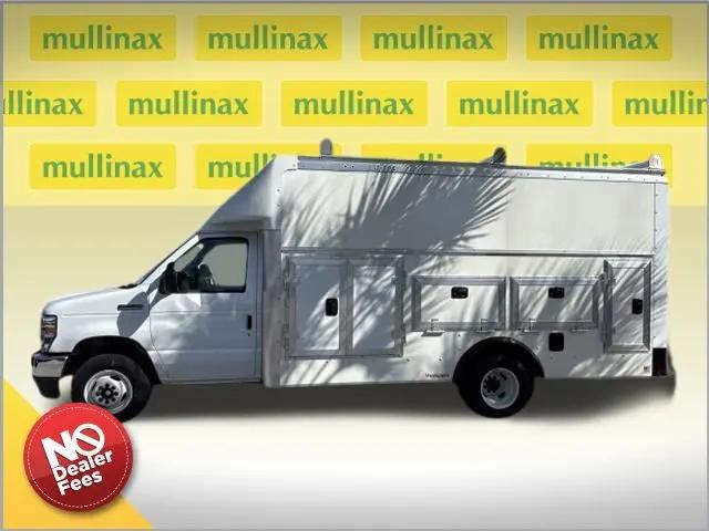 2025 Ford E-450 Cutaway E-Series Cutaway