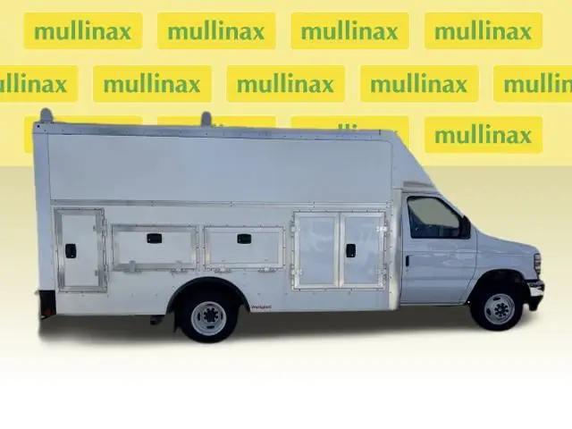 2025 Ford E-450 Cutaway E-Series Cutaway