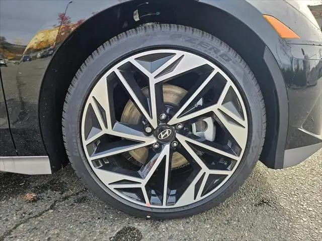 2025 Hyundai IONIQ 6 SEL
