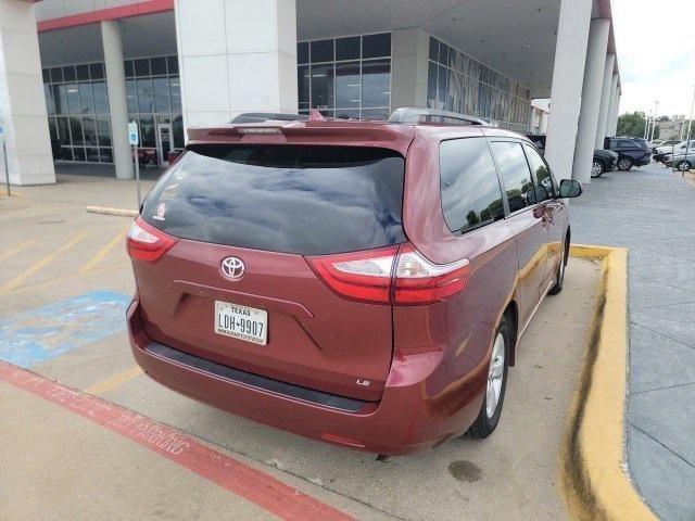 2018 Toyota Sienna LE 8 Passenger