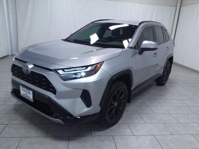 2023 Toyota RAV4 Hybrid SE