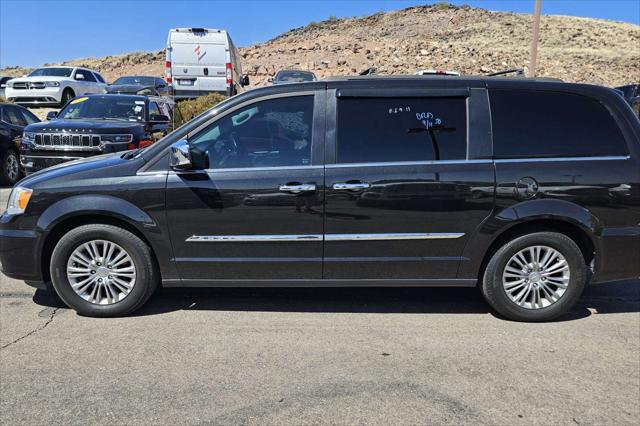 2016 Chrysler Town and Country Touring-L Anniversary Edition