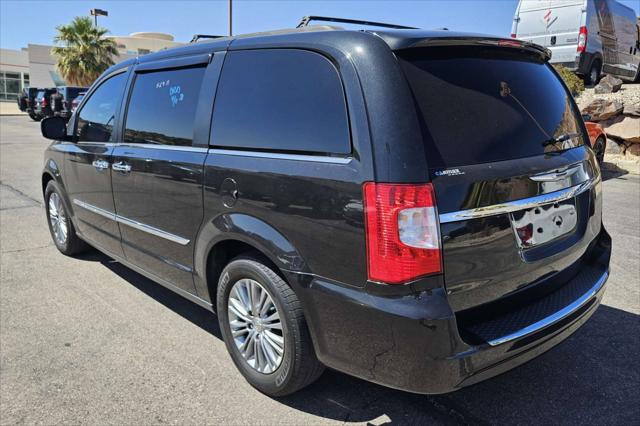 2016 Chrysler Town and Country Touring-L Anniversary Edition