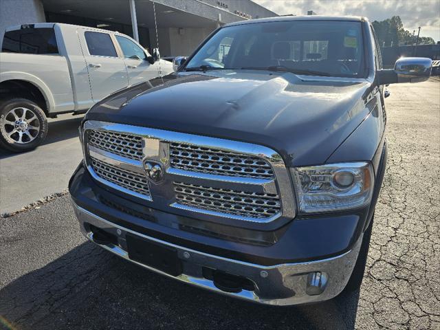 2017 RAM 1500 Laramie Crew Cab 4x4 57 Box