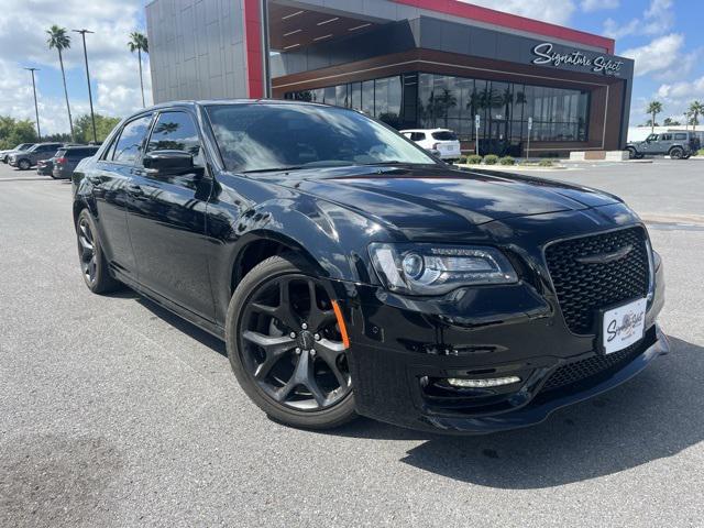 2022 Chrysler 300 Touring L