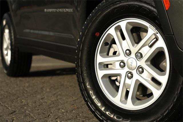 2025 Jeep Grand Cherokee GRAND CHEROKEE LAREDO 4X2