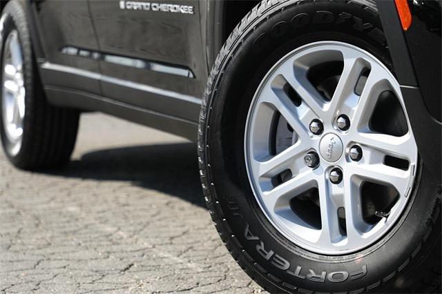 2025 Jeep Grand Cherokee GRAND CHEROKEE LAREDO 4X2