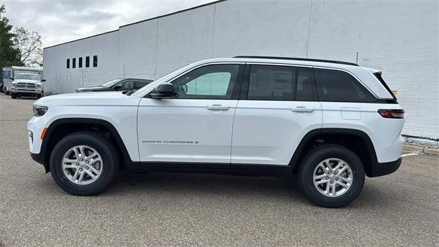 2025 Jeep Grand Cherokee GRAND CHEROKEE LAREDO 4X4