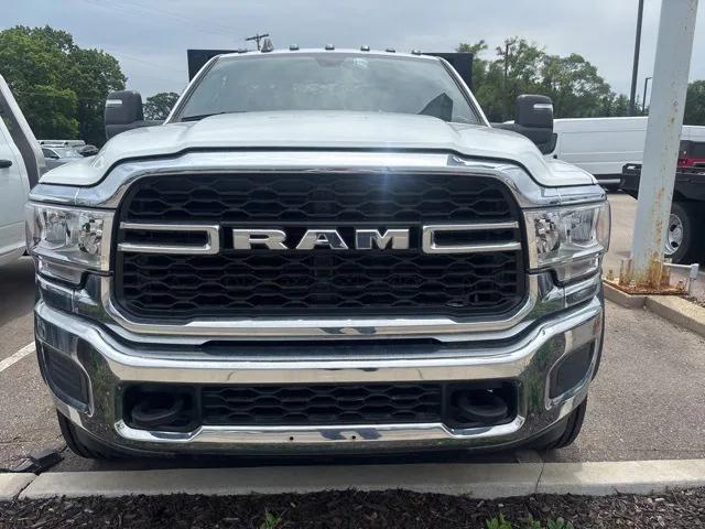 2024 RAM Ram 5500 Chassis Cab RAM 5500 TRADESMAN CHASSIS REGULAR CAB 4X4 84 CA 2024 RAM Ram 5500 Chassis Cab RAM 5500 TRADESMAN CHASSIS REGULAR CAB 4X4 84 CA